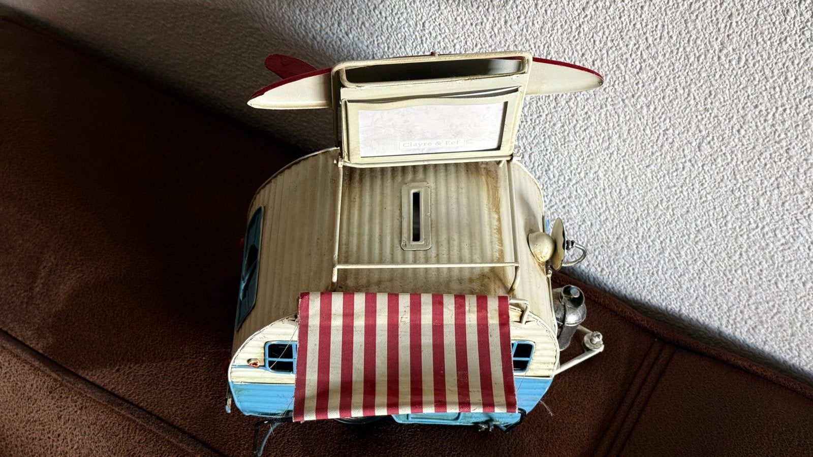 Vintage Caravan Spaarpot met Surfplank en Bagage, Ophalen of Verzenden, Zo goed als nieuw
