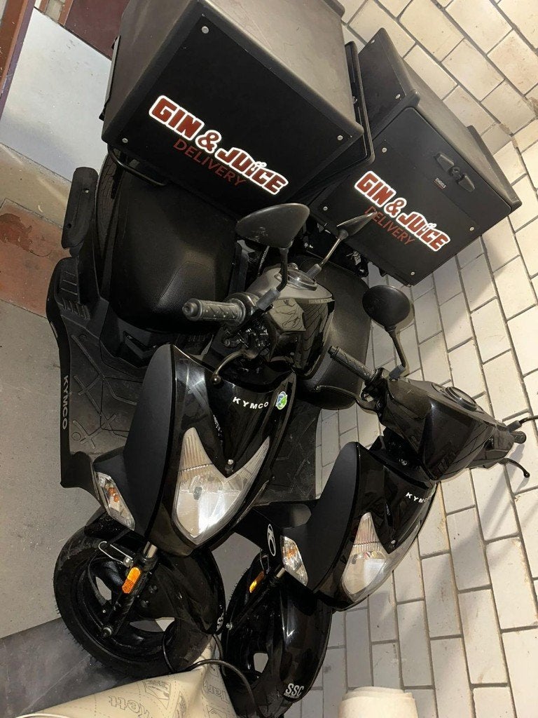 2 Kymco bezorgscooters - bijna nieuw, Ophalen, Zo goed als nieuw, Agility, Benzine