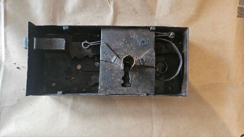Antiek slot met open kast (excl. sleutel), Antiek en Kunst, Ophalen of Verzenden