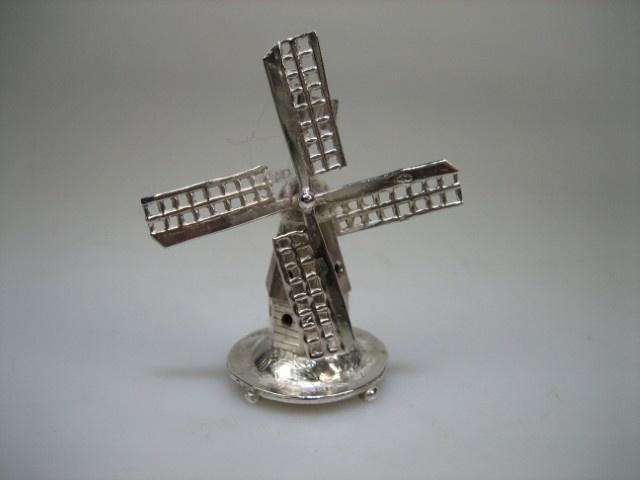 Antieke Miniatuur Zilveren Molen met beweegbare wieken 1894, Verzenden, Zilver