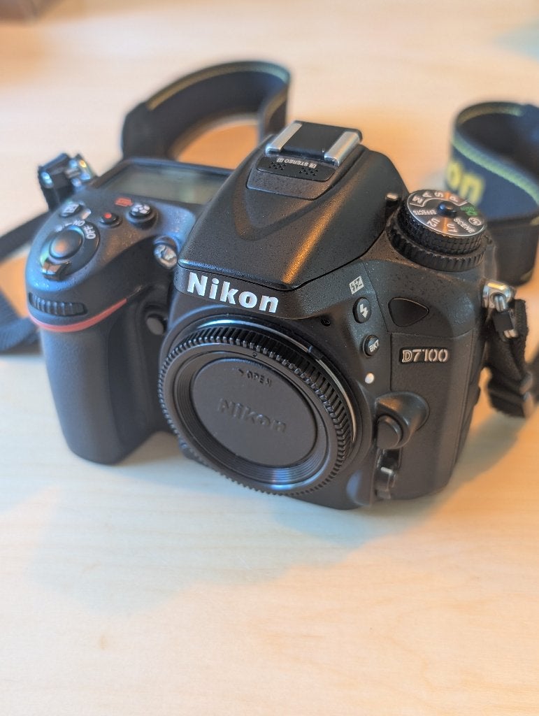 Nikon D7100 nieuwstaat met Nikon AF-S DX 18-105mm, Spiegelreflex, Ophalen of Verzenden, Zo goed als nieuw, Beeldstabilisatie