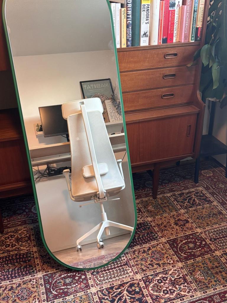 Montana FIGUUR designspiegel met kleine beschadiging, Ophalen, Minder dan 50 cm, 100 tot 150 cm, Zo goed als nieuw