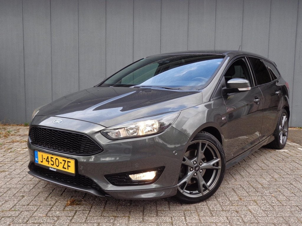 Ford Focus Wagon 1.5i EcoB ST-Line Automaat TOP Staat Vol.On, Auto's, Ford, 4 cilinders, 150 pk, Alcantara, 690 kg
