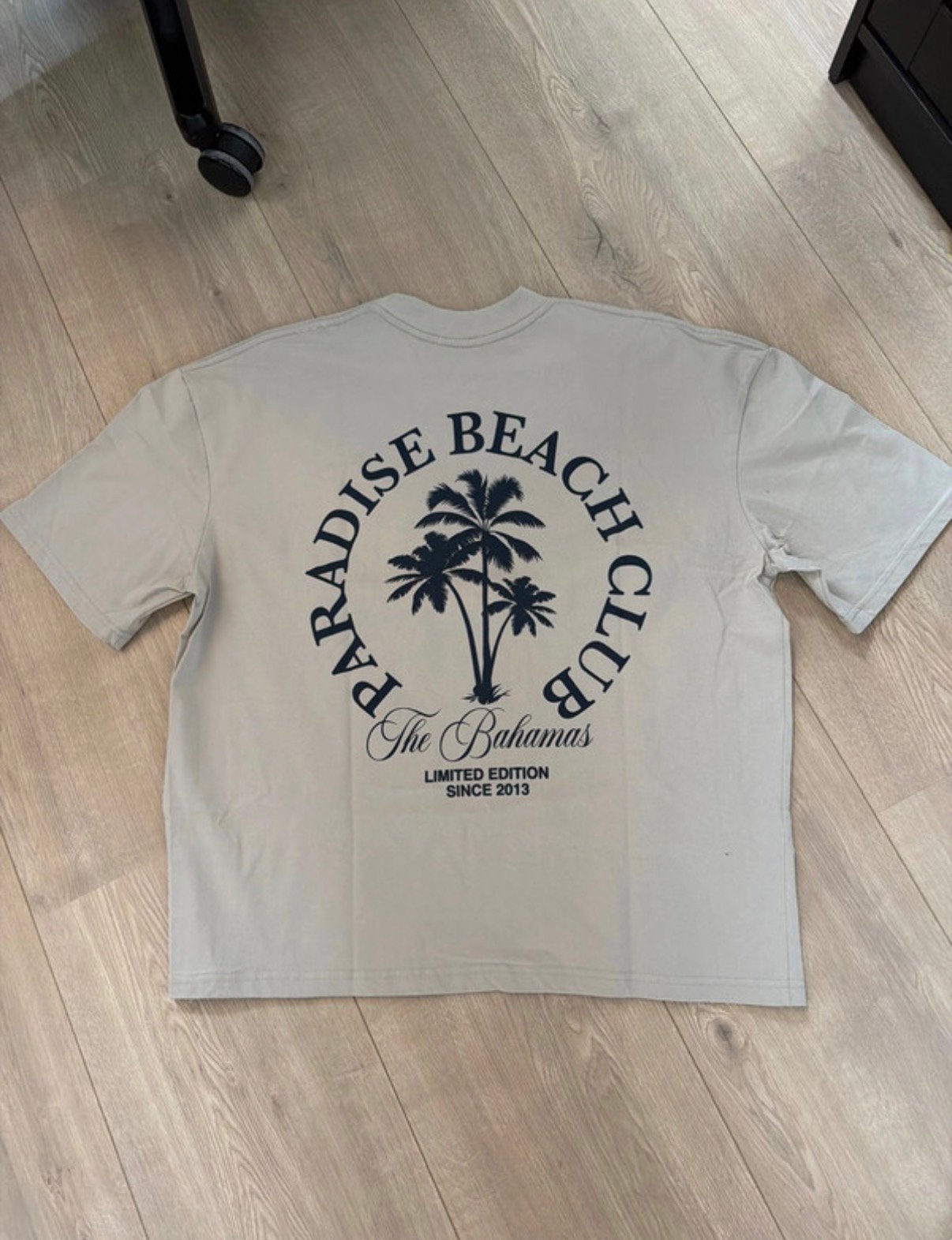 Paradise Beach Club T-Shirt maat M, Ophalen of Verzenden, Zo goed als nieuw, Maat 48/50 (M), Beige
