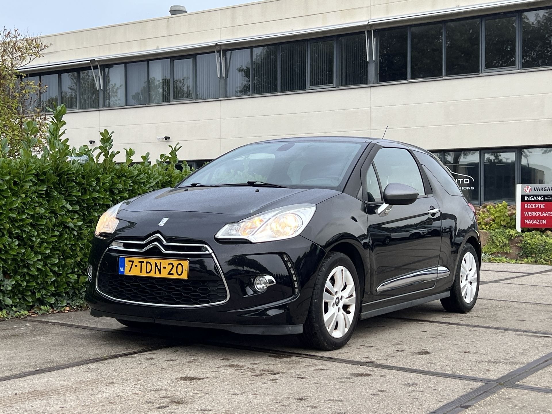 Citroën DS3 1.2 VTi So Chic | NAVI | CLIMA | LM VELGEN | TR, Euro 5, Stof, Gebruikt, 1199 cc