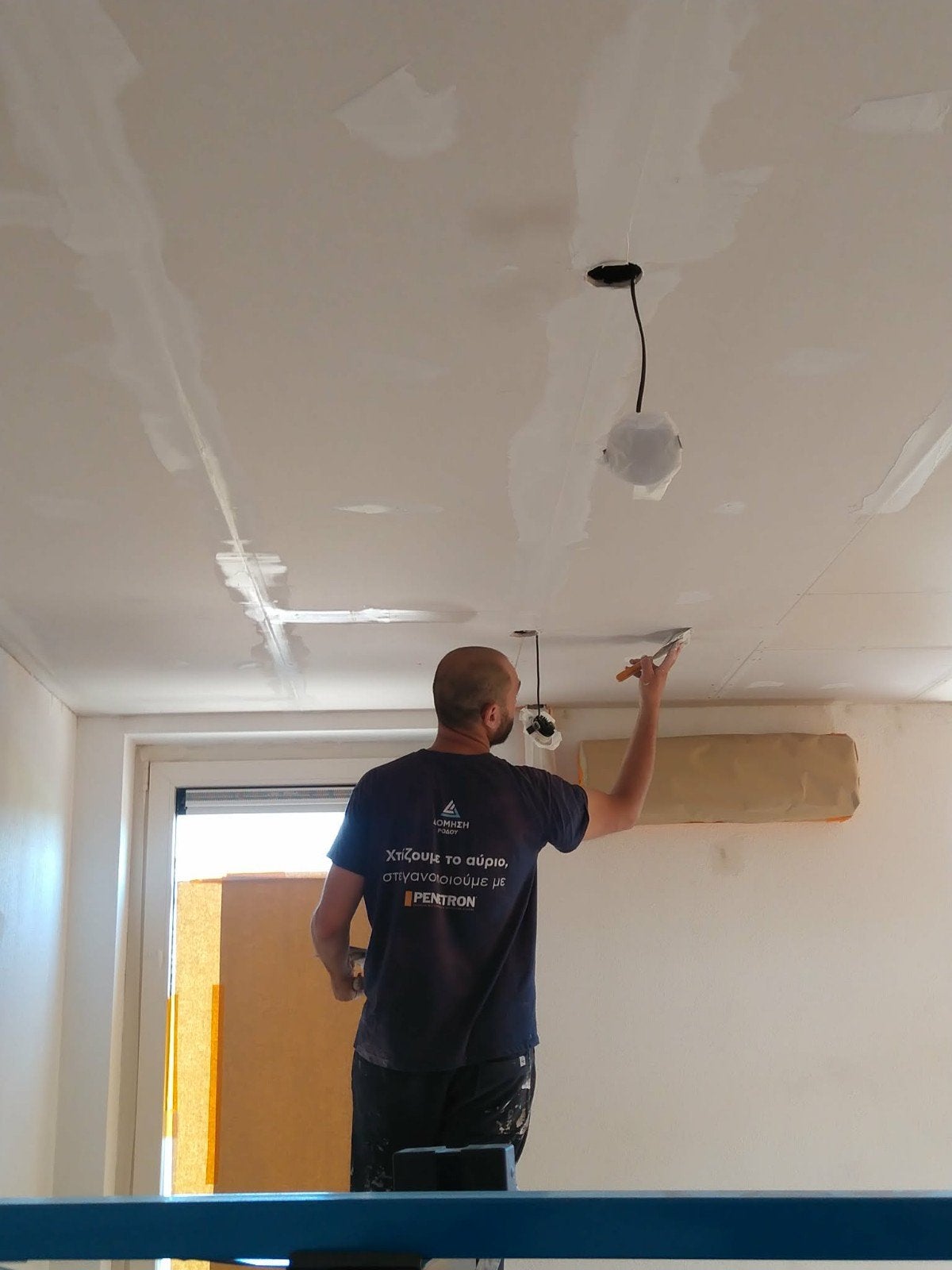 Painting walls, stairs, and windows, Ophalen of Verzenden