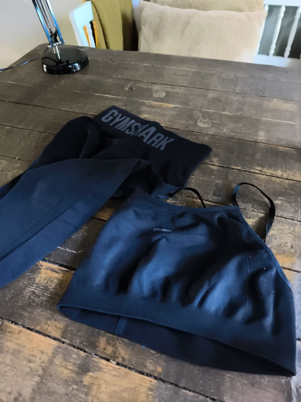 Gymshark sportset (legging en sportbeha), Maat 38/40 (M), Zwart, Ophalen of Verzenden, Gymshark