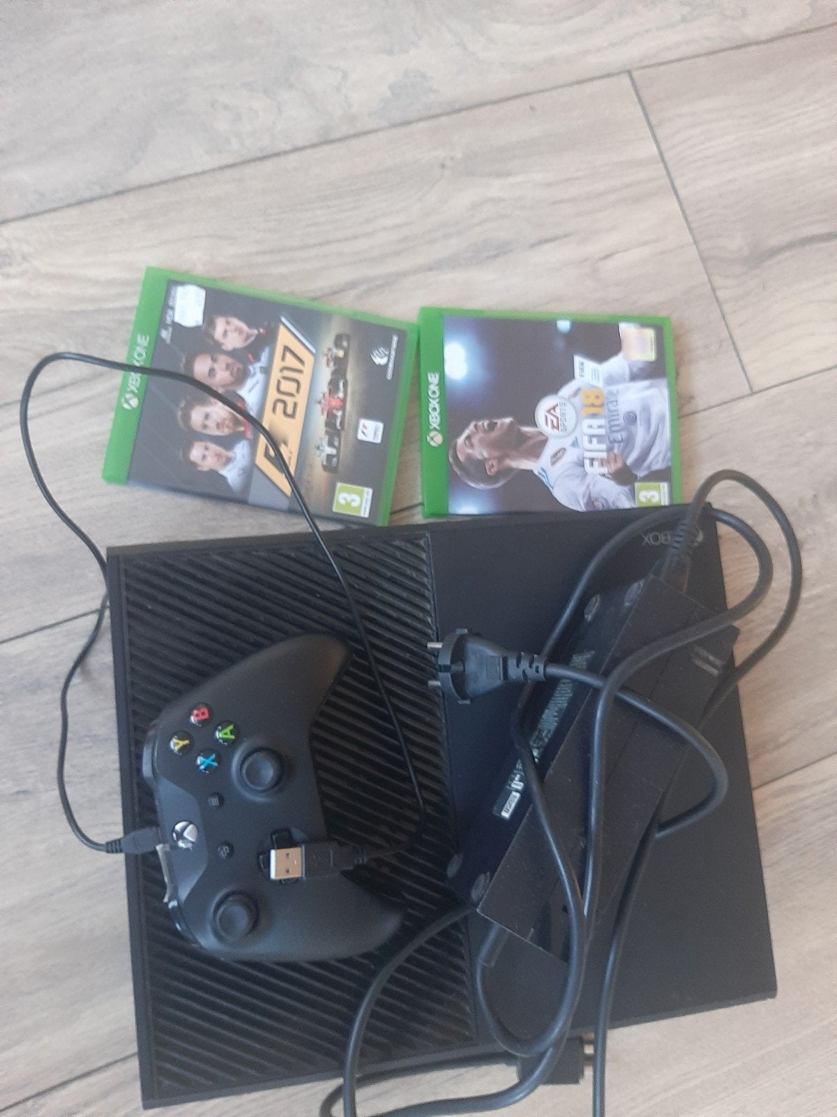 Xbox One met controller en 2  games, Spelcomputers en Games, Ophalen of Verzenden