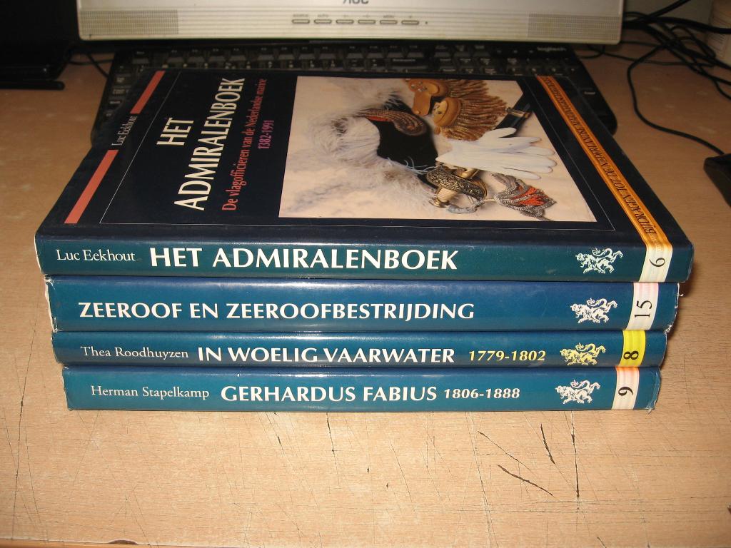 Bijdragen tot de Nederlandse Marinegeschiedenis  4x, Ophalen of Verzenden, Tweede Wereldoorlog, Zo goed als nieuw, Marine
