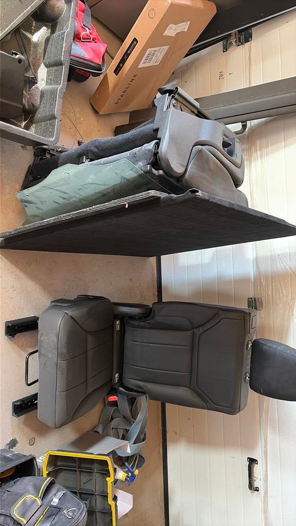 Ombouwset geel kenteken achterbank land rover discovery 5, Auto-onderdelen, Interieur en Bekleding, Ophalen, Nieuw, Land Rover