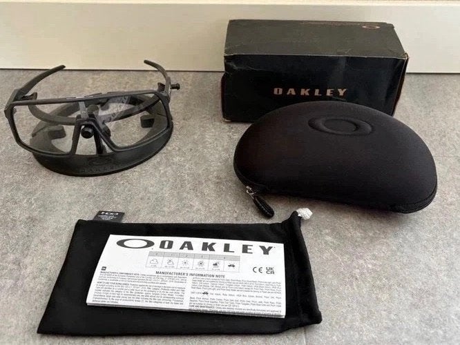 Oakley - Sutro - Photochromic, Zonnebril, Zwart, Nieuw, Ophalen of Verzenden