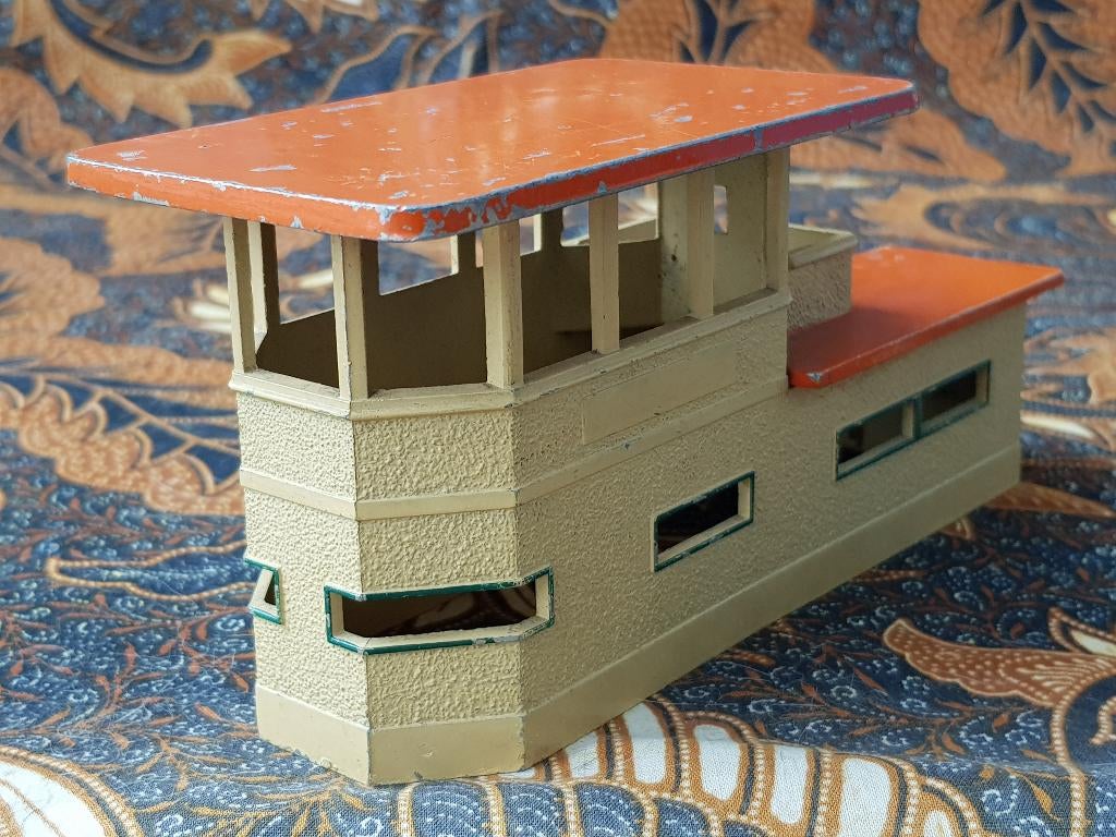 Oud trein seinhuis uit Engeland van Hornby Dublo 16,5 cm., Antiek en Kunst, Ophalen of Verzenden