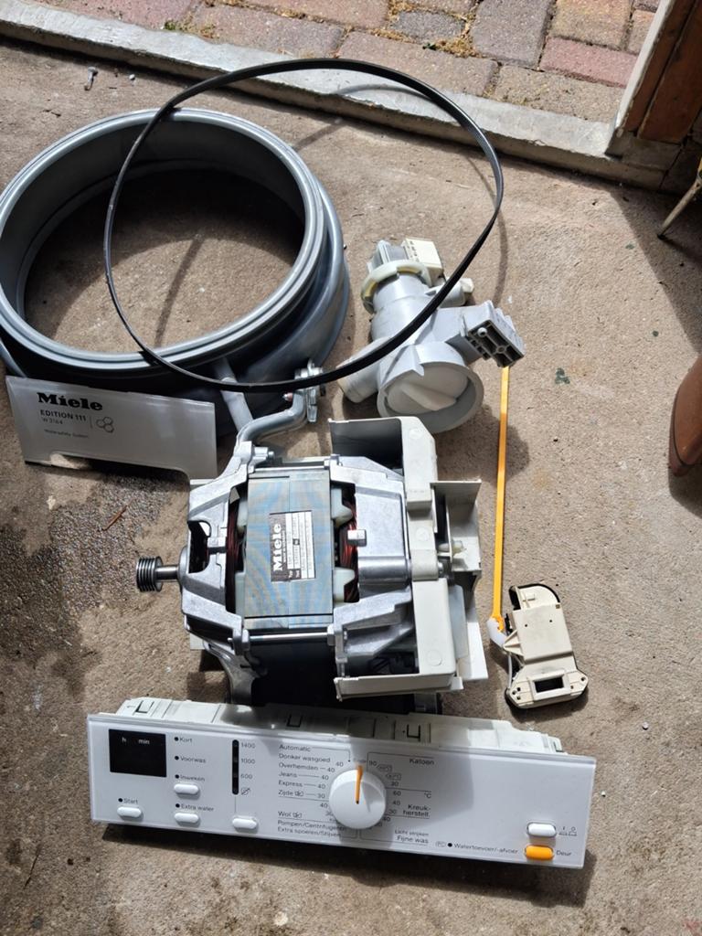 Miele W3164, Witgoed en Apparatuur, Wasmachines, Ophalen, 1200 tot 1600 toeren