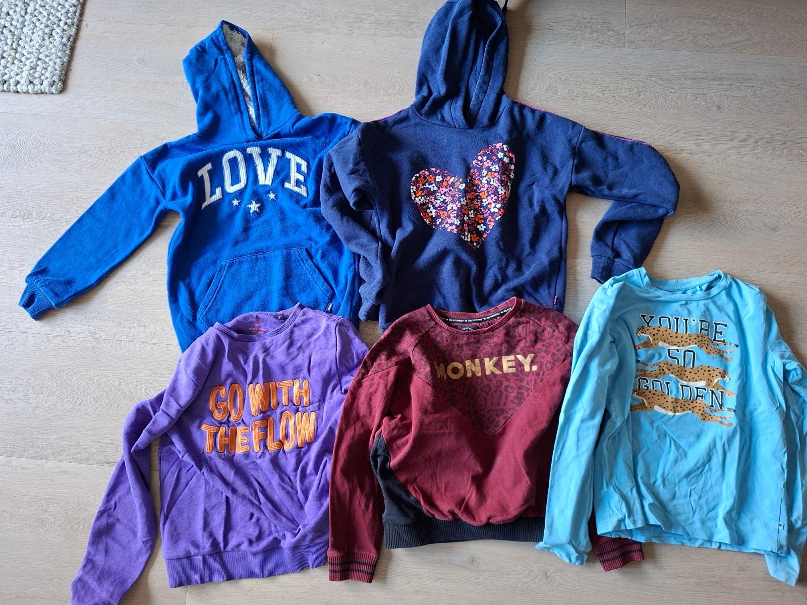 4x trui, 1x longsleeve 146/152 We Fashion meisje, Ophalen, Meisje, Trui of Vest, Zo goed als nieuw
