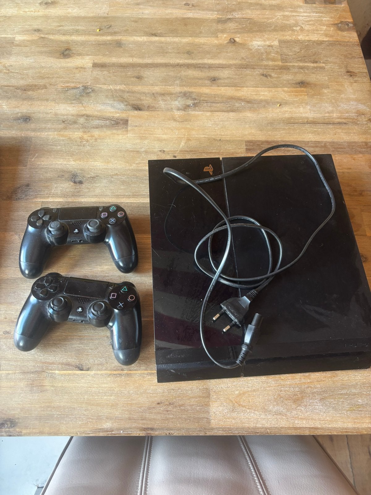PlayStation 4 met 2 controllers, Spelcomputers en Games, Spelcomputers | Sony PlayStation 4, Ophalen, Met 2 controllers, Original