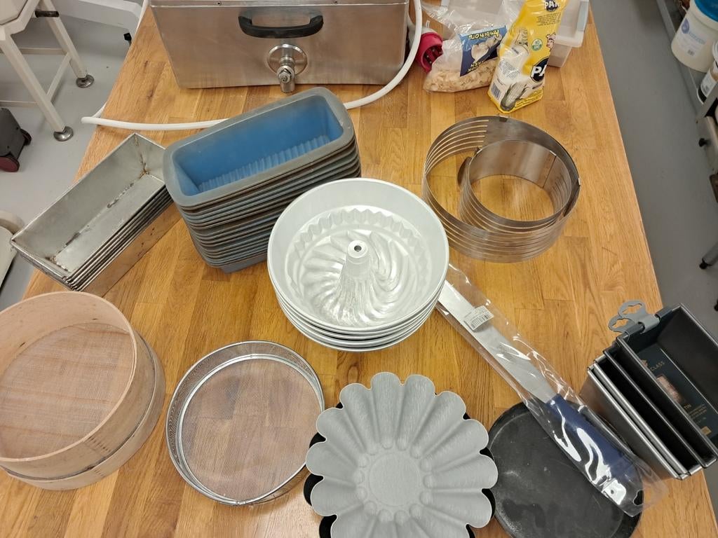 Bakvormen en bakgerei set voor de thuisbakker, Ophalen of Verzenden