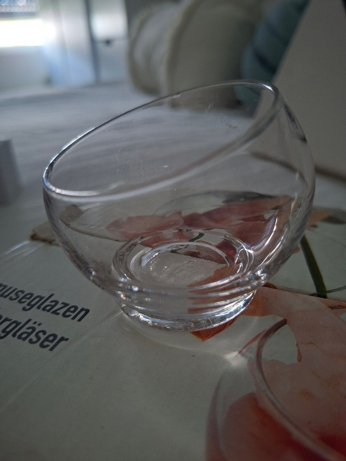 Zes kleine asymmetrische bolle amuseglazen, Glas of Glazen, Ophalen of Verzenden, Modern, Glas