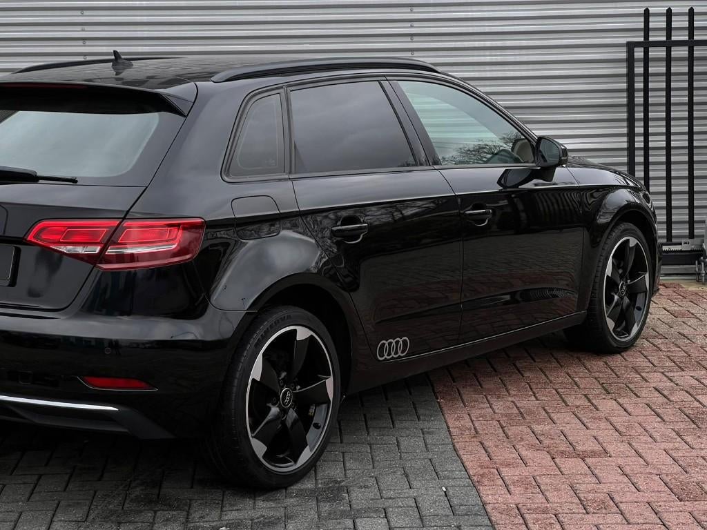 Audi A3 1.0 Tfsi 116pk 2018 Zwart | APK 4-27 | CARPLAY, Auto's, Voorwielaandrijving, Stof, Zwart, 620 kg