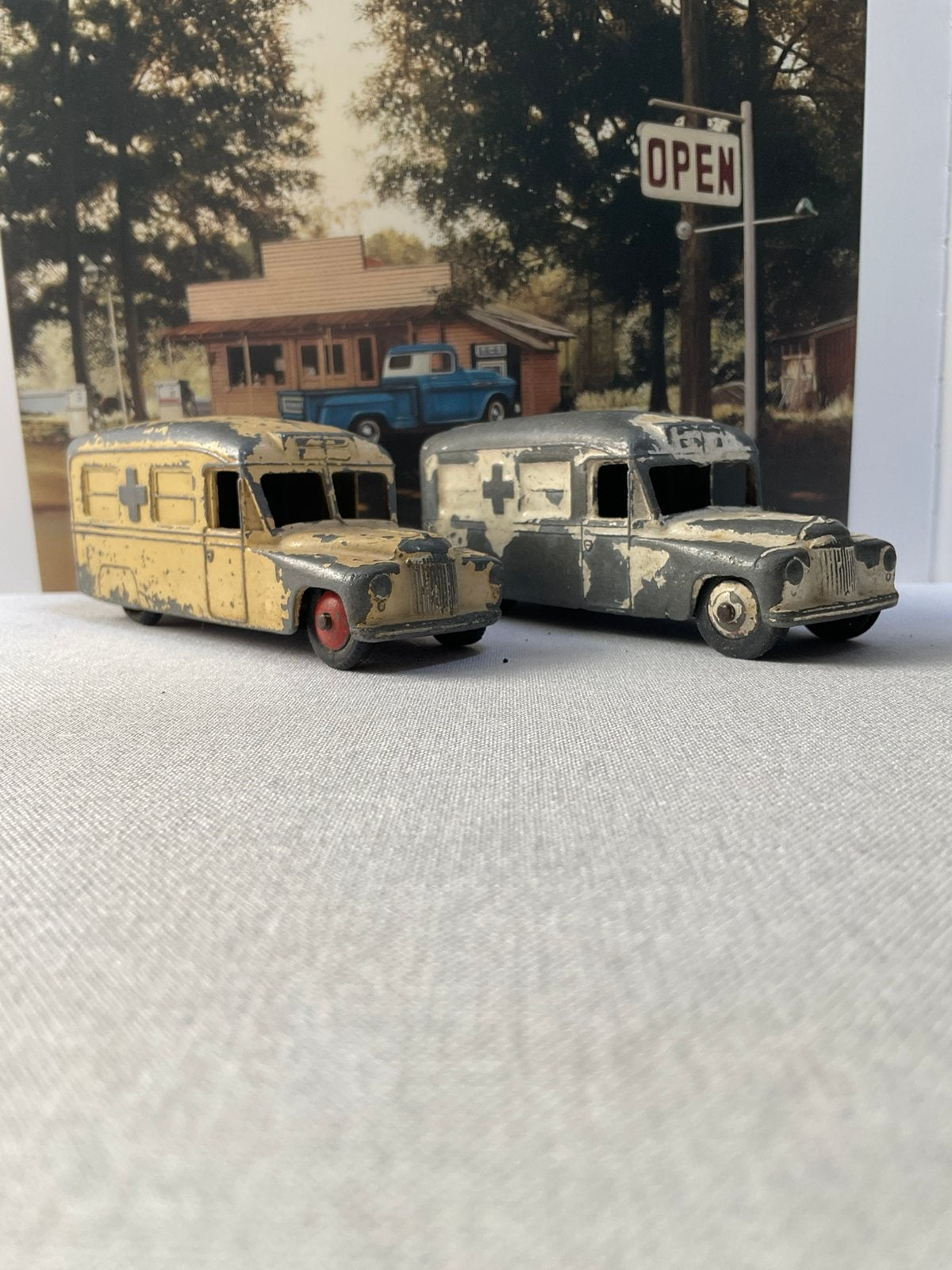 Dinky Toys Daimler Ambulances, 2 stuks 1954, Verzamelen, Speelgoed, Ophalen of Verzenden
