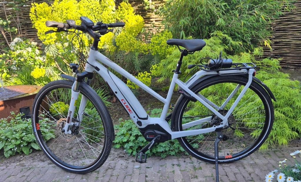 Verkoop E-bike Cube Touring Hybrid Pro 500, Fietsen en Brommers, Elektrische fietsen, Ophalen, Zo goed als nieuw, 47 tot 51 cm