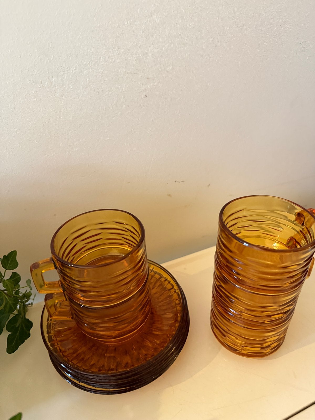 Set van 5 amberkleurige espresso kop em schotels, Ophalen of Verzenden