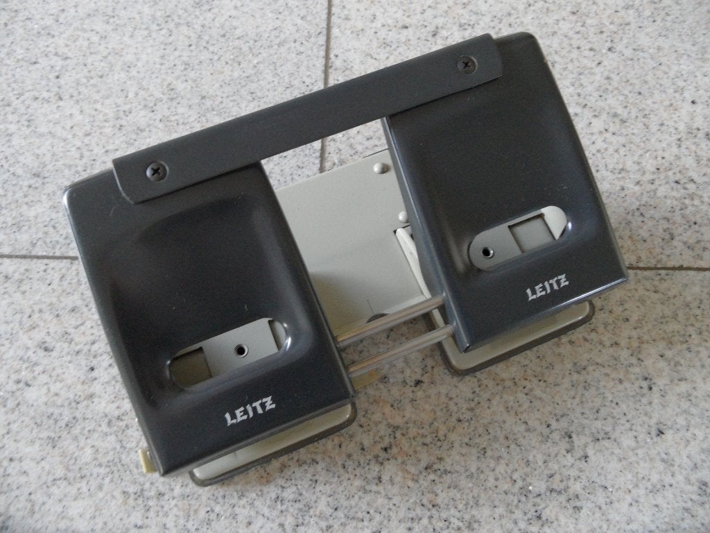 Leitz perforators 5114 4-gaats + 5038 2-gaats met geleider, Ophalen of Verzenden, Zo goed als nieuw