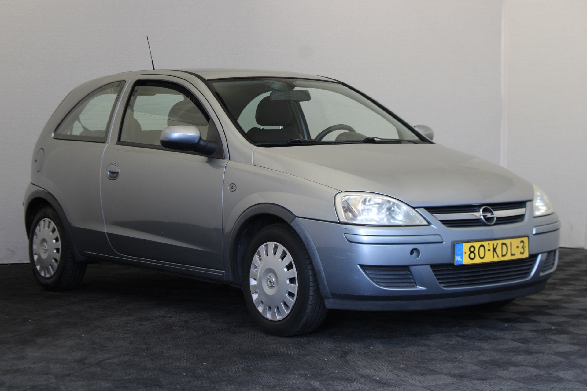 Opel Corsa 1.2-16V Rhythm (bj 2005), Auto's, Opel, Voorwielaandrijving, Gebruikt, 4 cilinders, 82 pk