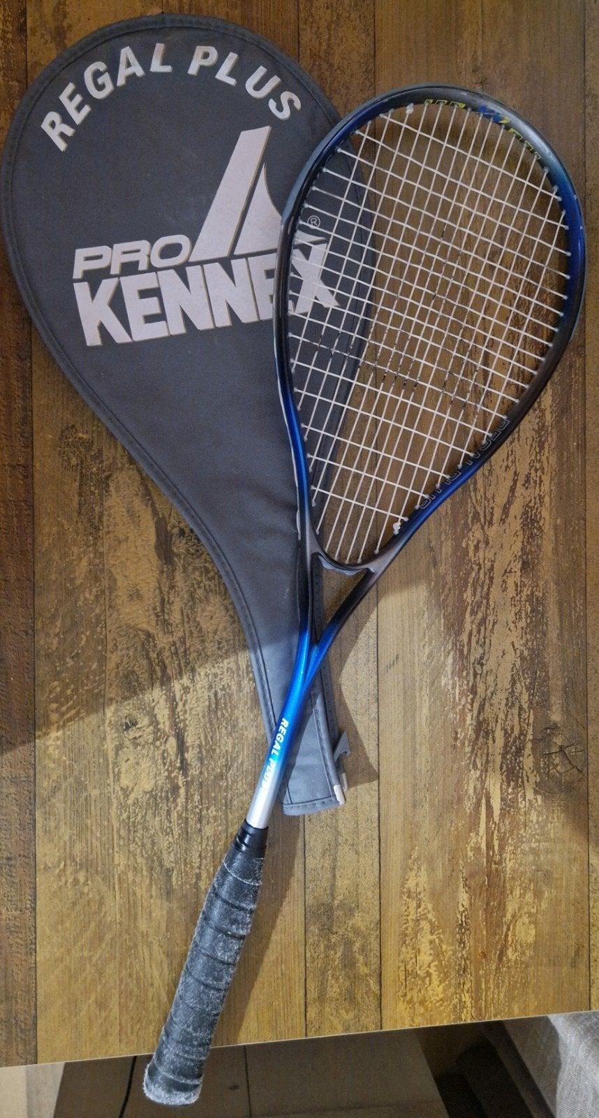 Pro Kennex Regal Plus Squash Racket met hoes, Sport en Fitness, Tennis, Ophalen