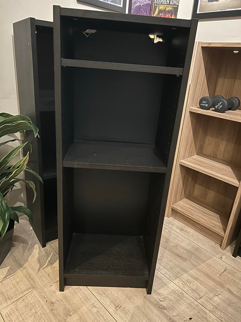 Zwart Bruine Billy kast small, Huis en Inrichting, Ophalen, Met plank(en), Minder dan 50 cm, Gebruikt