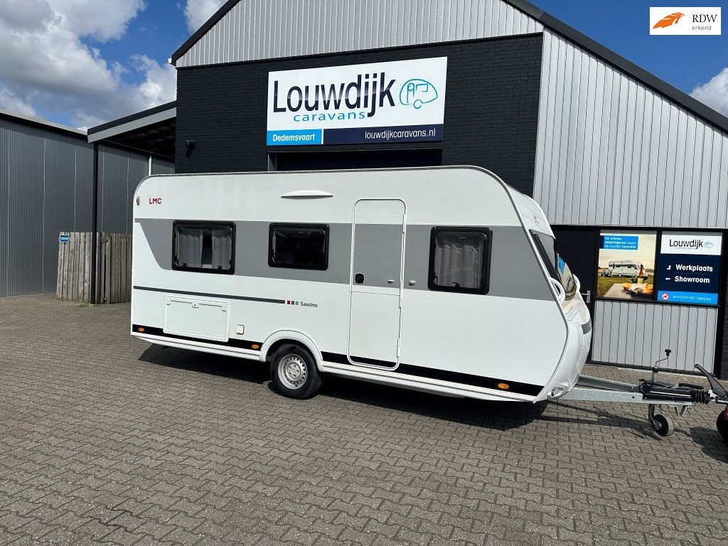 LMC Sassino 460 E ’23 (Enkele Bedden, 960kg), Caravans en Kamperen, Caravans, 2 aparte bedden, Rondzit, Bedrijf, Kelvinstraat 23
7701BZ  Dedemsvaart, NL