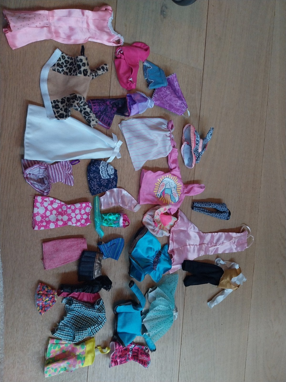 Grote set Barbie kleding, Ophalen, Gebruikt, Barbie