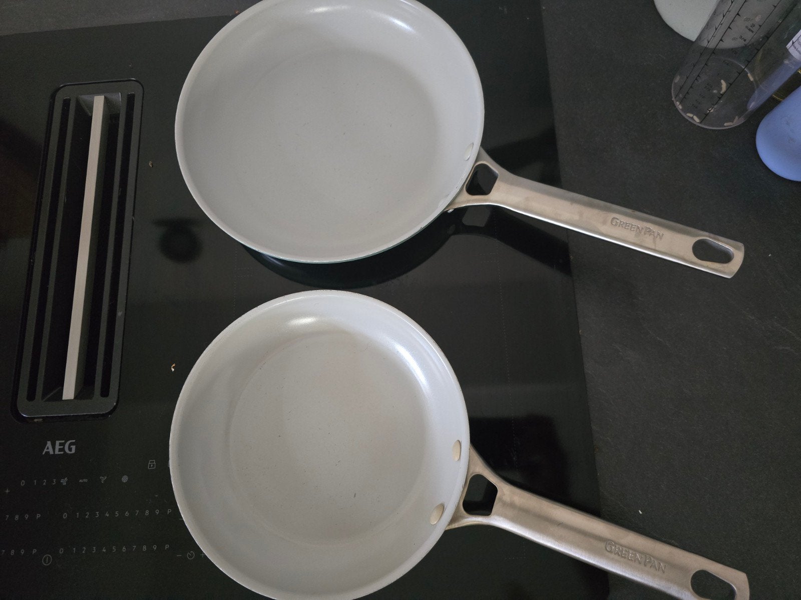 GreenPan koekenpannenset 20 & 24 cm keramisch grijsgroen, Gebruikt, Antiaanbaklaag, Pannenset, Ophalen of Verzenden