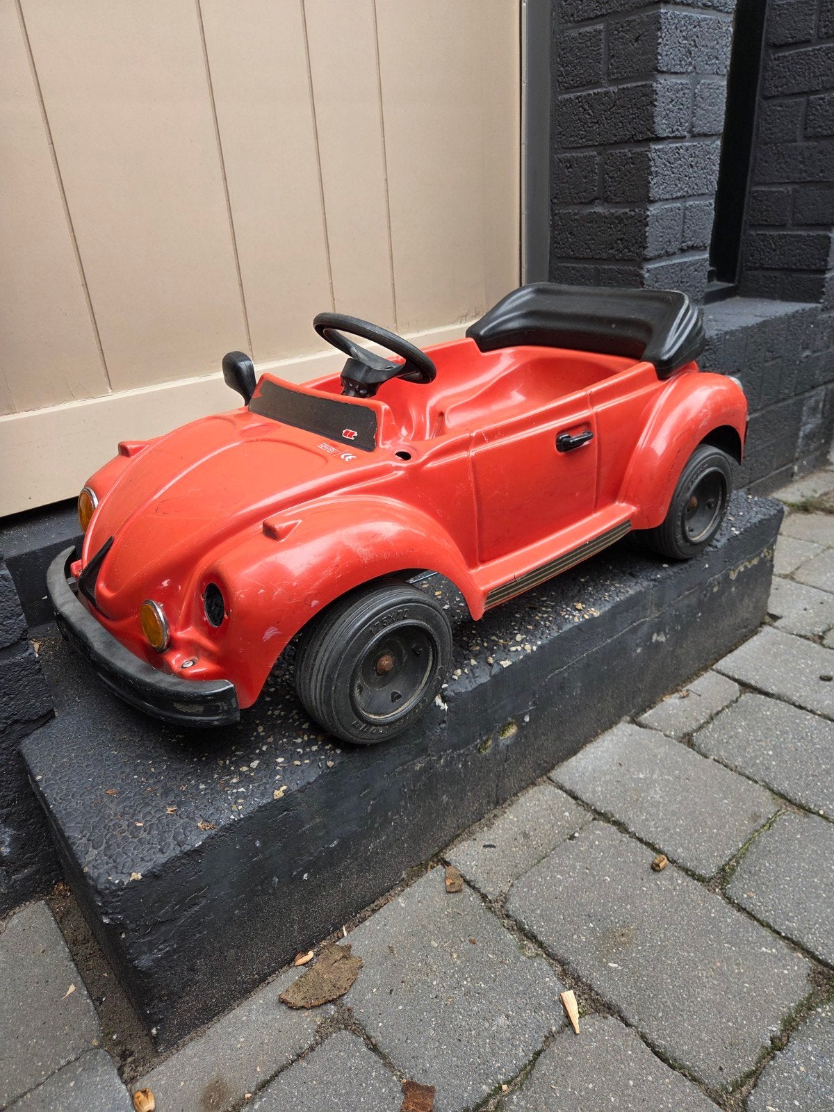 Rode trapauto in de vorm van een Kever, Ophalen, Gebruikt, Trapvoertuig
