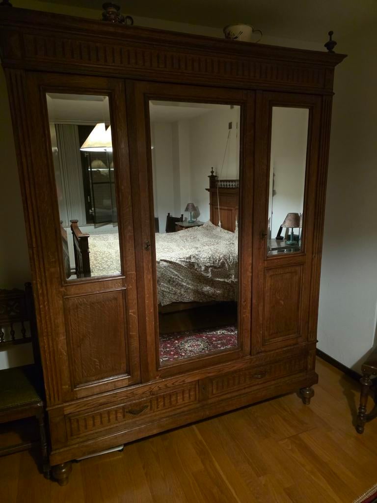 Antieke houten set kledingkast + bed + commode, Ophalen