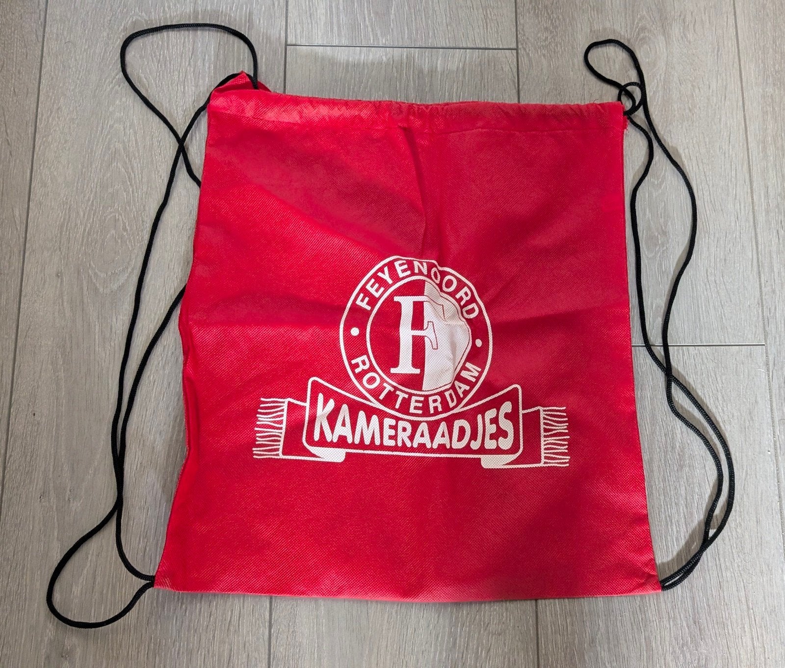 Feyenoord Rotterdam Kameradjes Gymtas Rood, Sieraden, Tassen en Uiterlijk, Overige merken, Gebruikt, 25 tot 40 cm, Ophalen of Verzenden