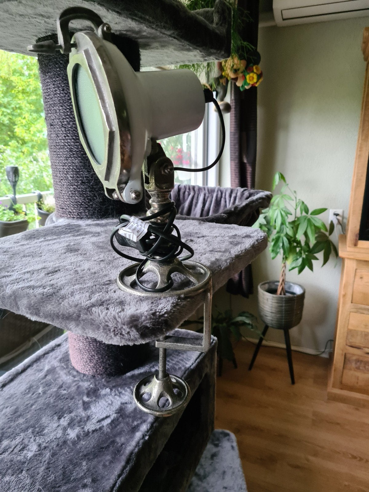 Industriële klemlamp - Zware ijzeren tafellamp/kastlamp, Industrieel, Zo goed als nieuw, Verstelbaar, Ophalen