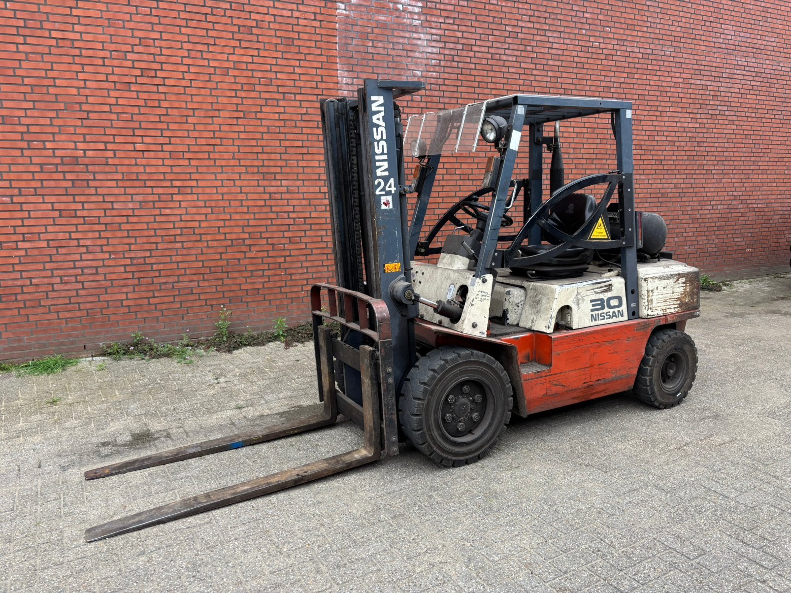 Nissan UGJ 02 A 30 U 3000kg 3 Ton Heftruck LPG, Ophalen of Verzenden, LPG, Heftruck