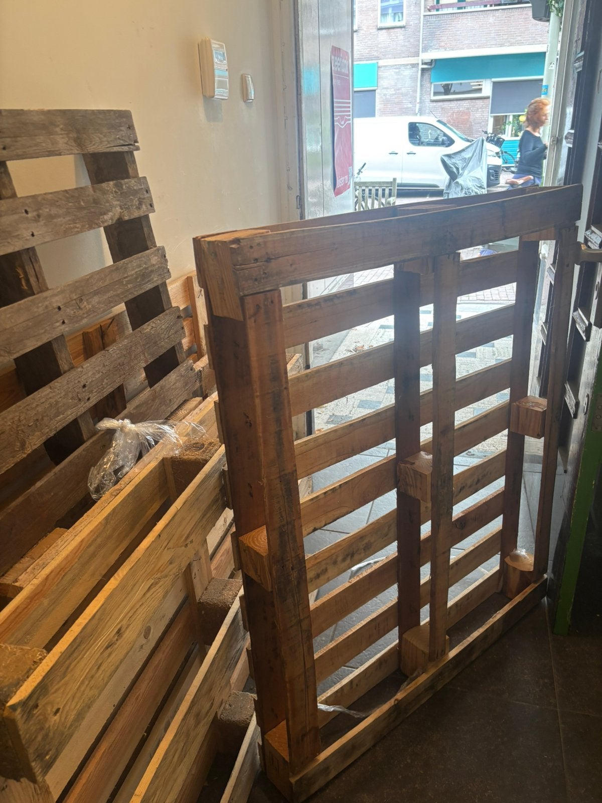 Gratis wegwerp pallets afhalen in den haag, Ophalen, Gebruikt, Pallet, Minder dan 200 cm