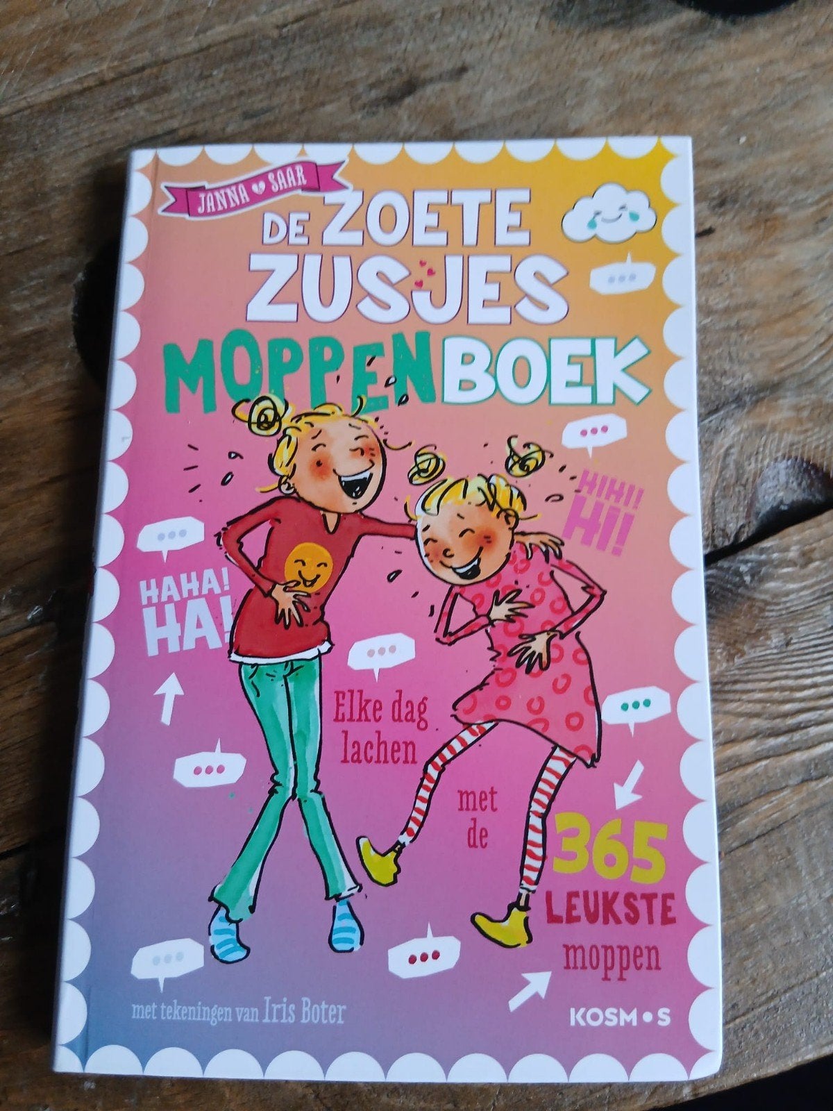 De Zoete Zusjes Moppenboek - Elke dag lachen!, Boeken, Ophalen of Verzenden, Zo goed als nieuw, Hanneke de Zoete, Fictie algemeen