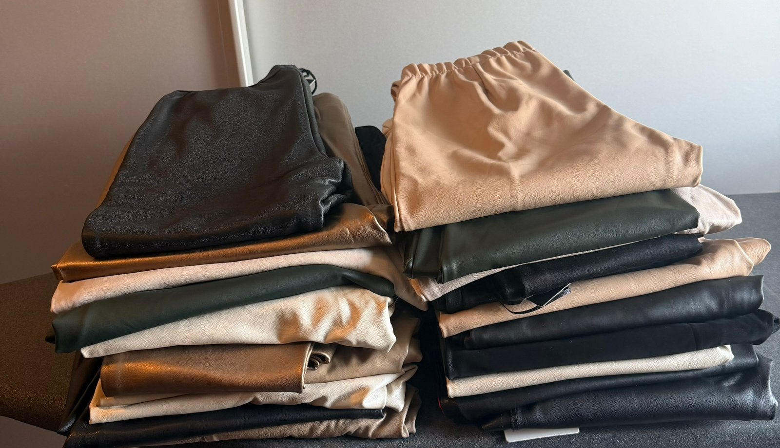 20 Nieuw PU broeken/leggings, Ophalen of Verzenden, Nieuw