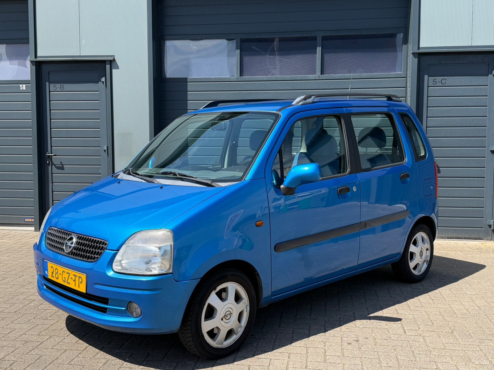 Opel Agila 1.2 I 16V 2001 Blauw | Halfjaar APK! |, Auto's, Voorwielaandrijving, 15 km/l, 74 pk, 31 €/maand
