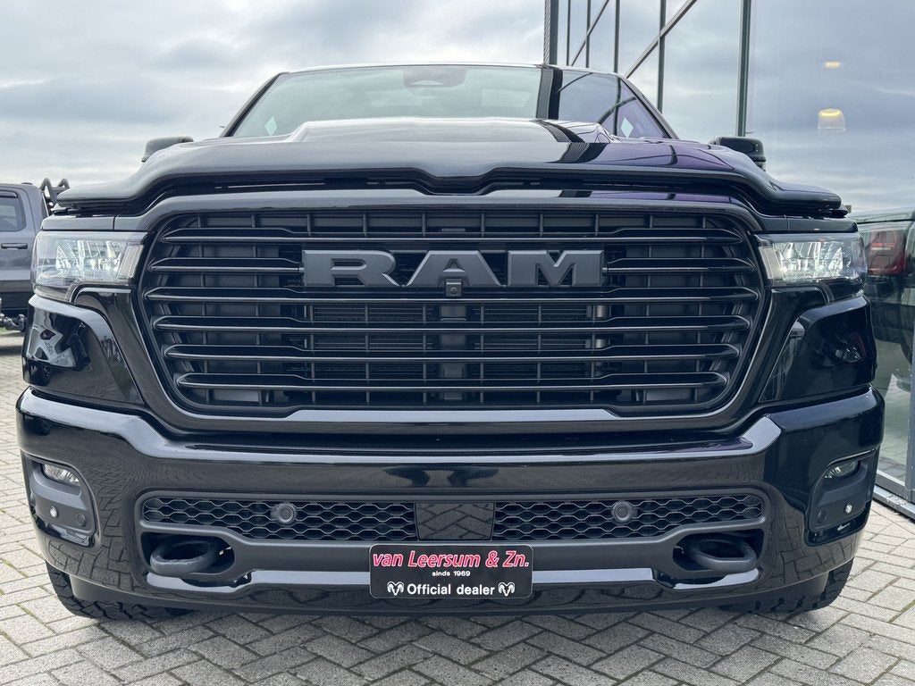 Dodge Ram 1500 Laramie Night Hurricane | Pano | H&K | Passen, Automaat, 3500 kg, Zwart, 426 pk