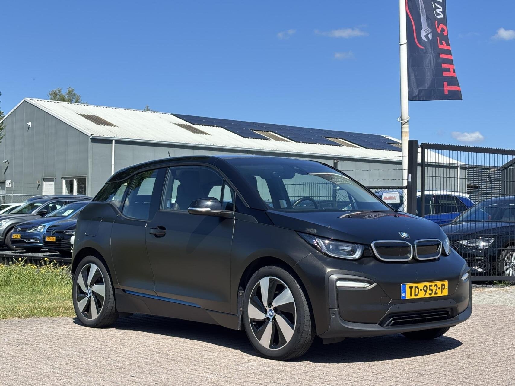 BMW i3 S iPerformance 94Ah 33 kWh acc camera stoel vw, Auto's, Automaat, Achterwielaandrijving, 33 kWh, 4 stoelen
