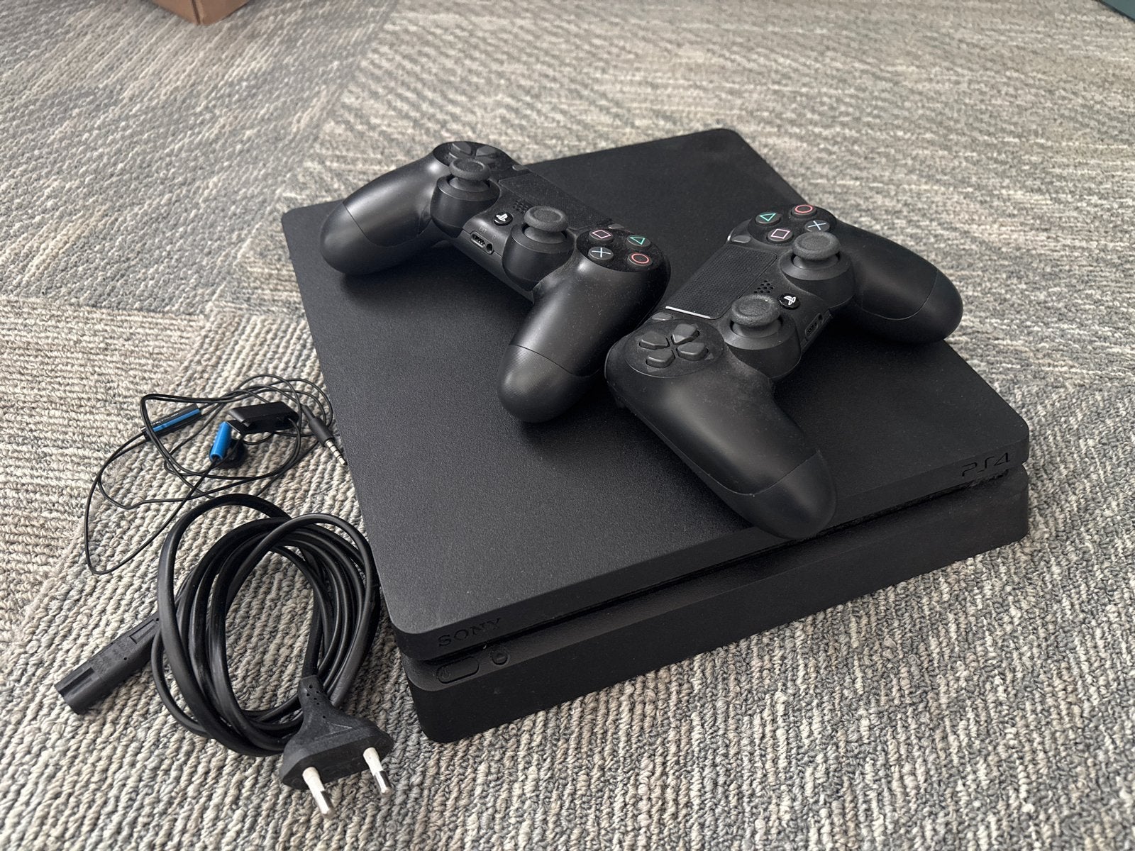 PS4 Slim met 2 controllers, Ophalen, Gebruikt, Met 2 controllers, Slim