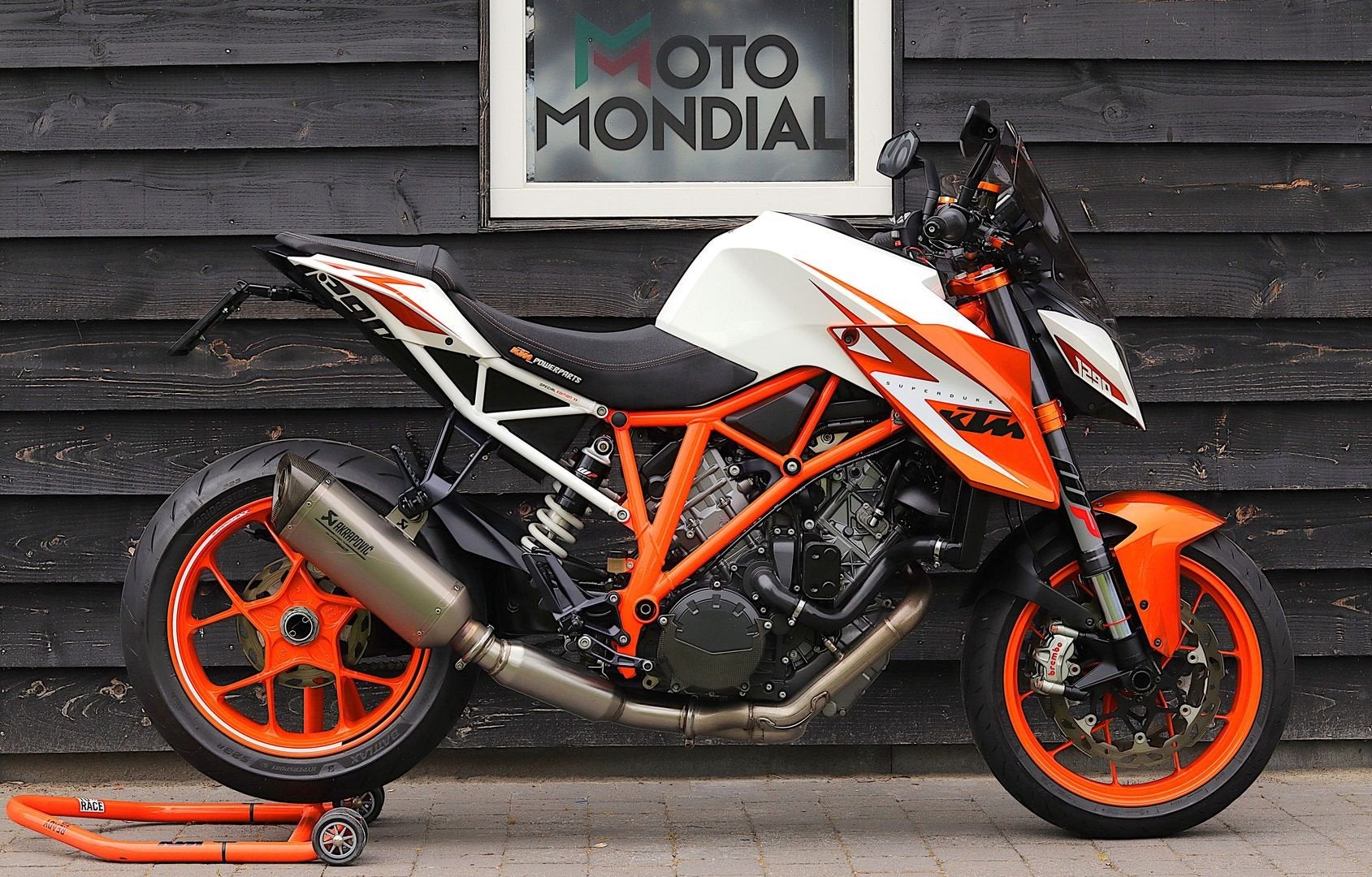 KTM 1290 SUPER DUKE R Special Edition (bj 2016)  Akrapovic, 2 cilinders, KTM, Motorrijbewijs A, Bedrijf