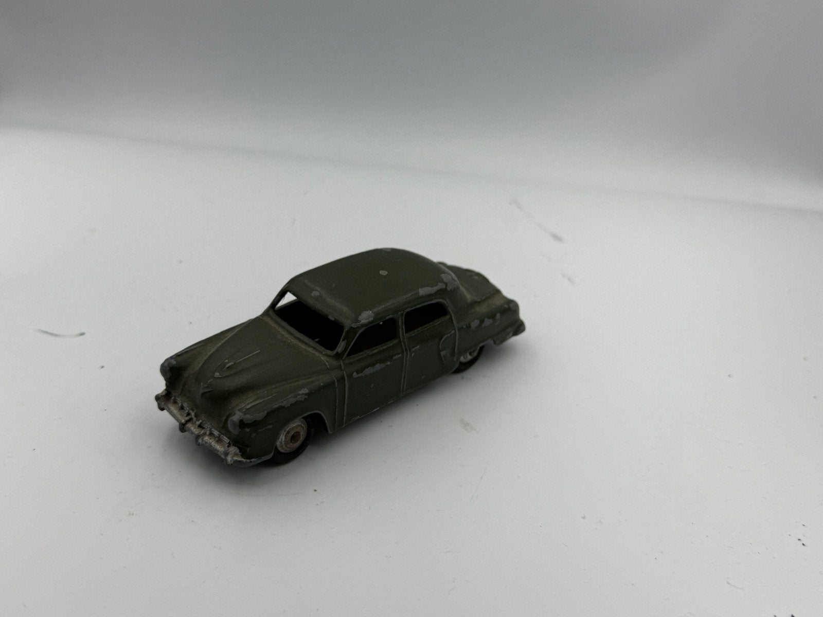 Dinky Toys studebaker leger groen, Ophalen of Verzenden, Zo goed als nieuw, Auto, Dinky Toys