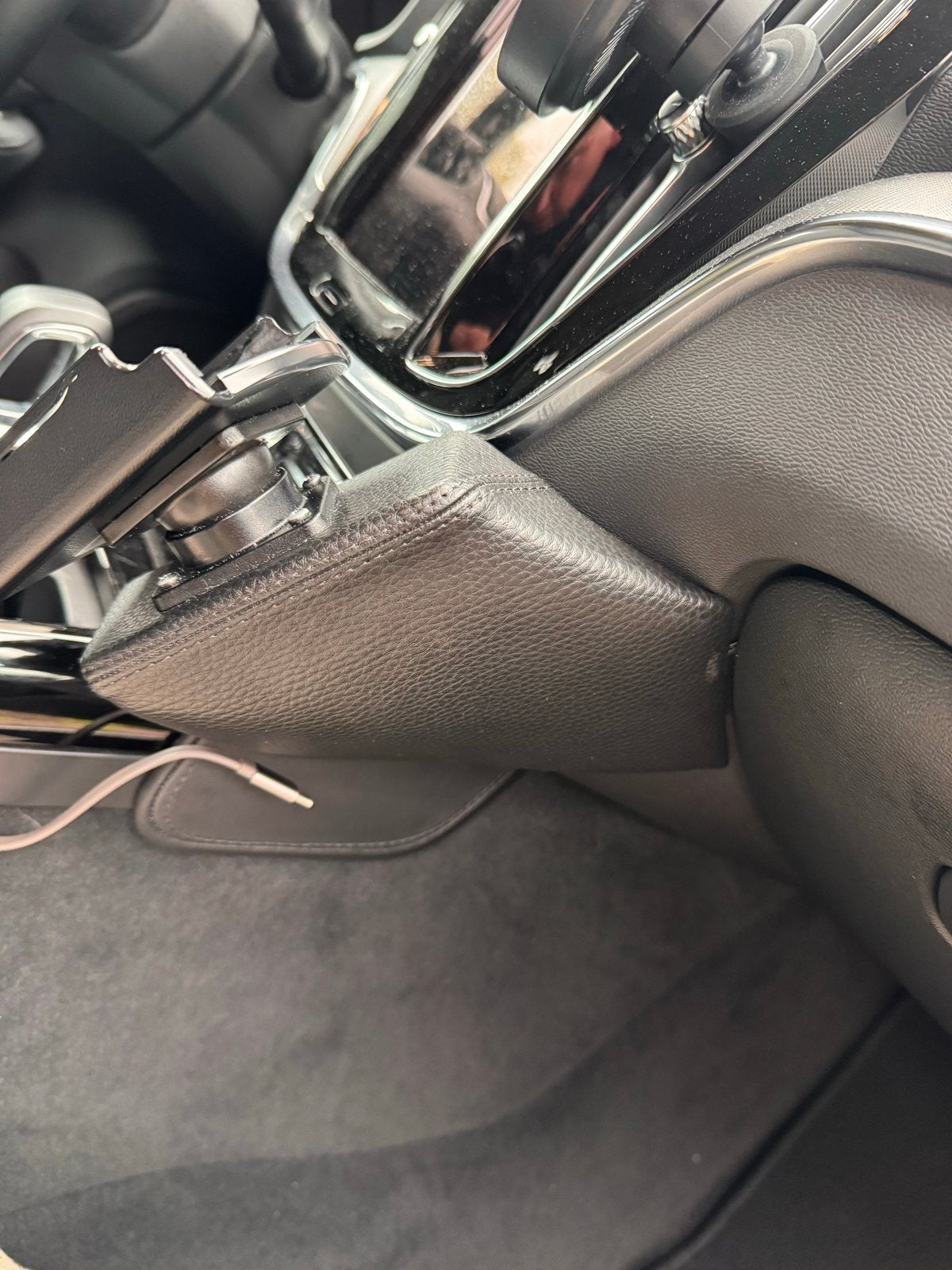 Cuda lederen telefoonconsole voor Volvo V60 (2024+ model), Ophalen of Verzenden, Nieuw