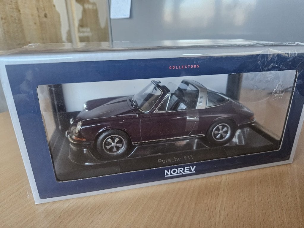 Porsche 911 E Targa 1971 Violet Schaal 1/18 Norev, Auto, Norev, Ophalen of Verzenden, Norev