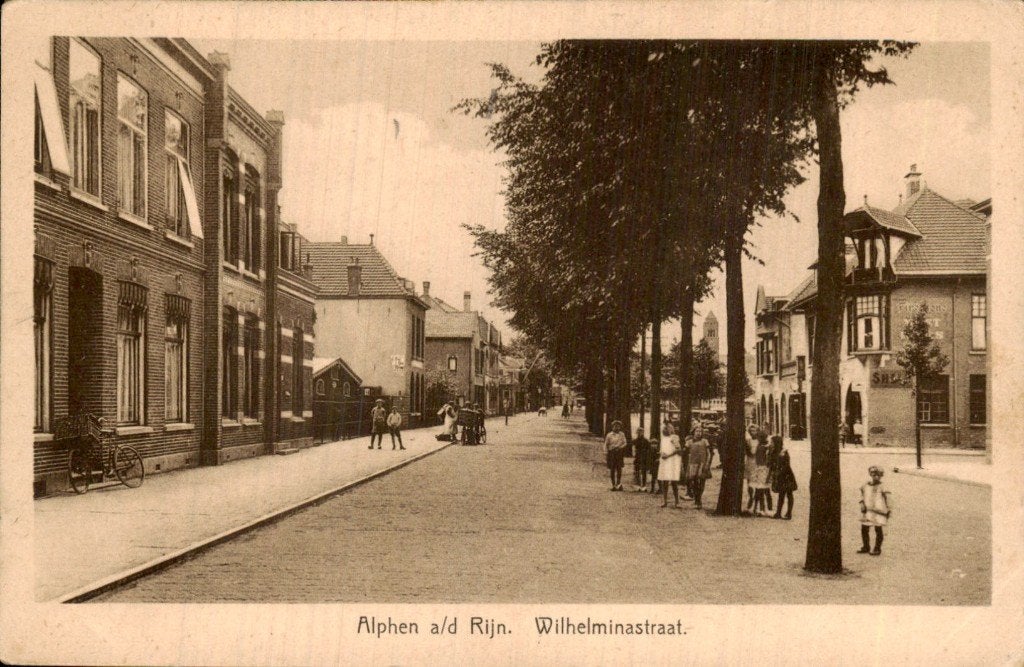 Alphen a/d Rijn - Wilhelminastraat - straatzicht, Ophalen of Verzenden, Voor 1920, Ongelopen, Zuid-Holland