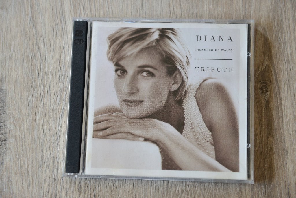 DIANA PRINCESS OF WALES = Tribute 2CDbox, Verzenden, Zo goed als nieuw, Pop